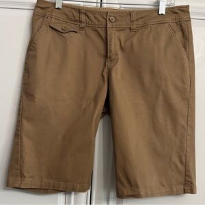 Smart Set Women’s Size 11 Light Brown Flat Front Bermuda Shorts with 5 Pockets